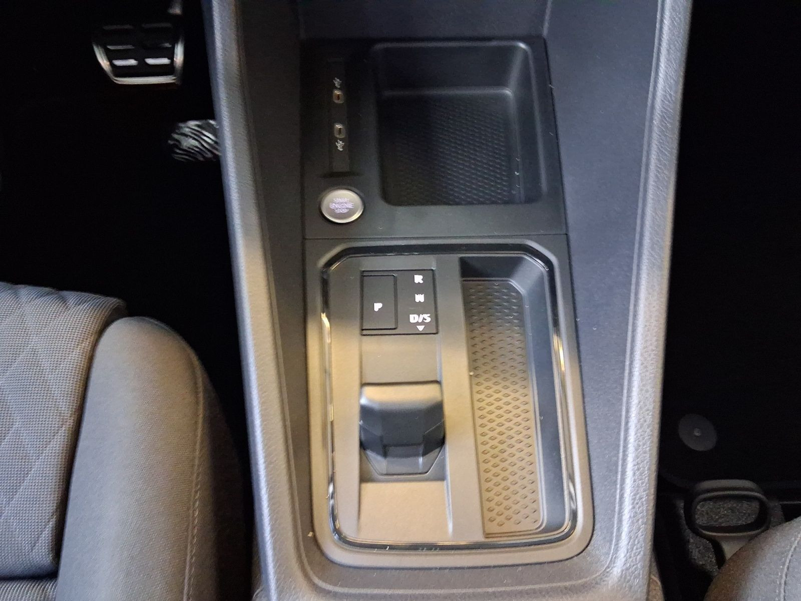 Volkswagen - Caddy Maxi_12