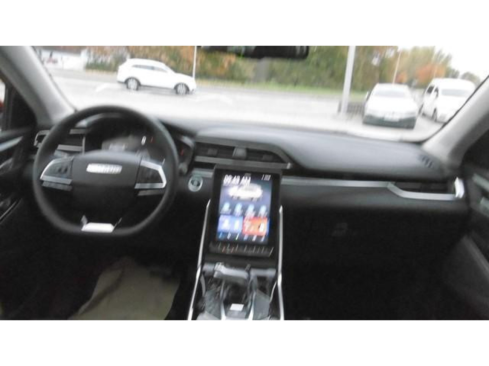 Maxus - Euniq 6_22