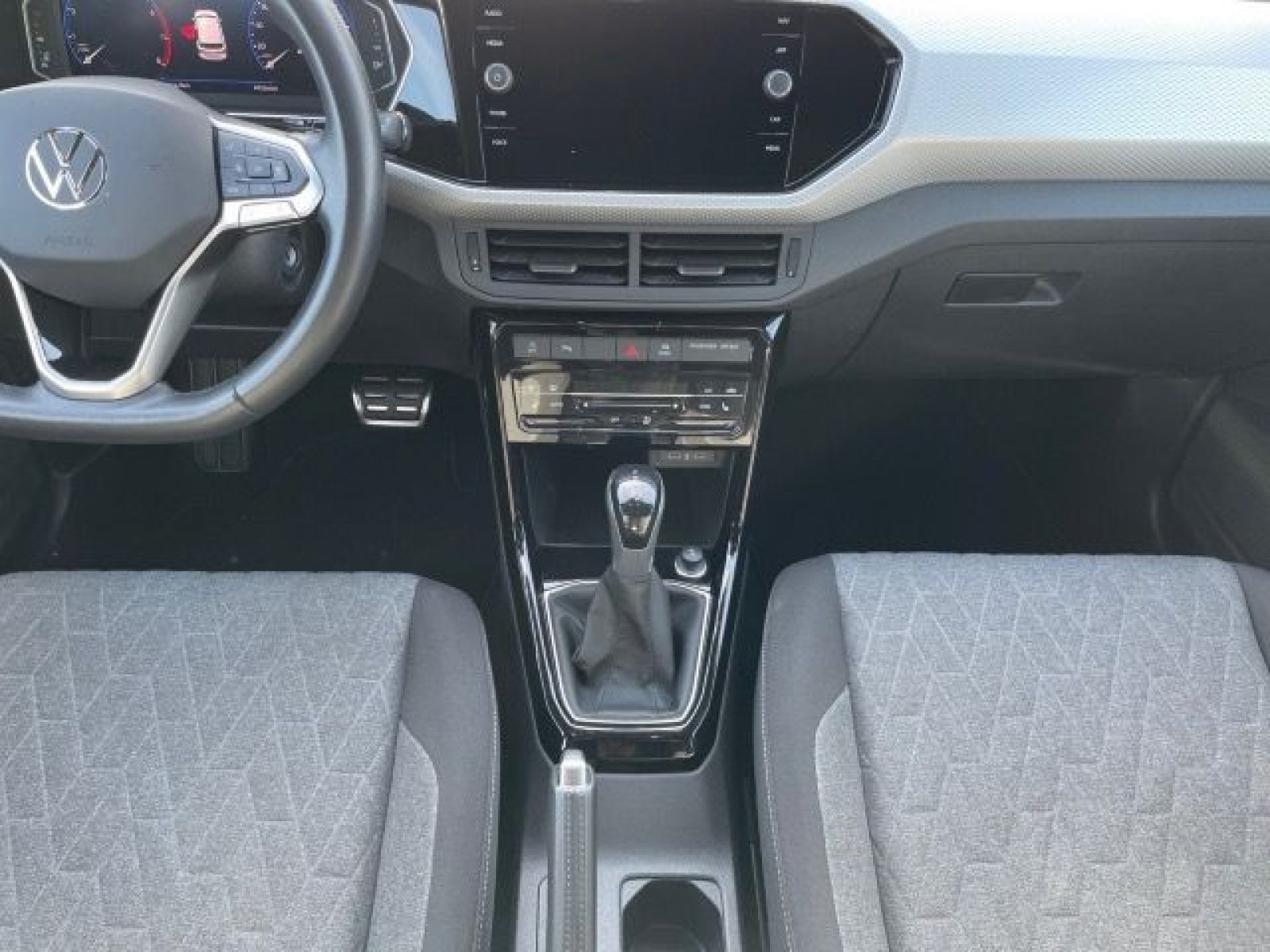 Volkswagen - T-Cross_11