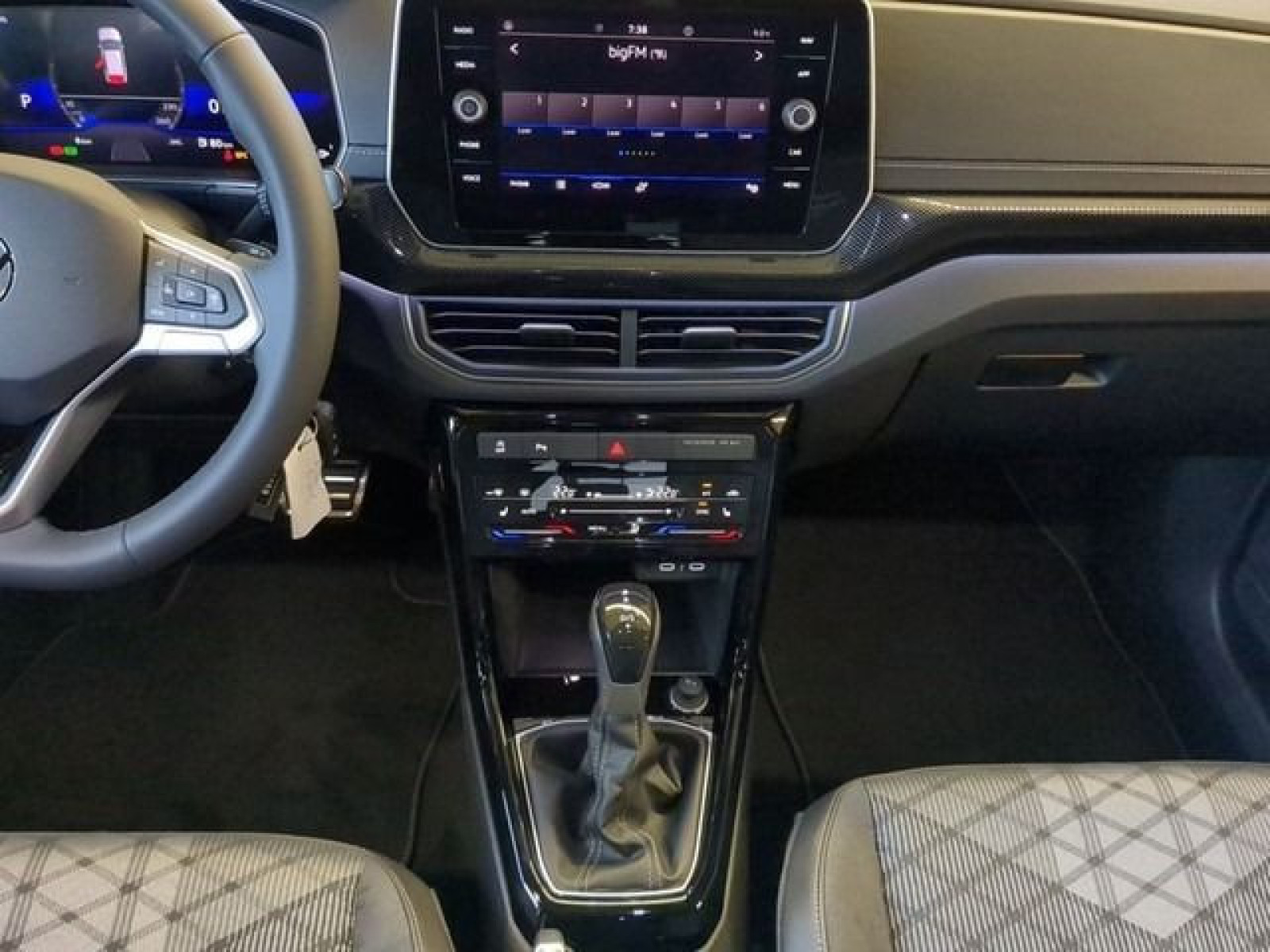 Volkswagen - T-Cross_9