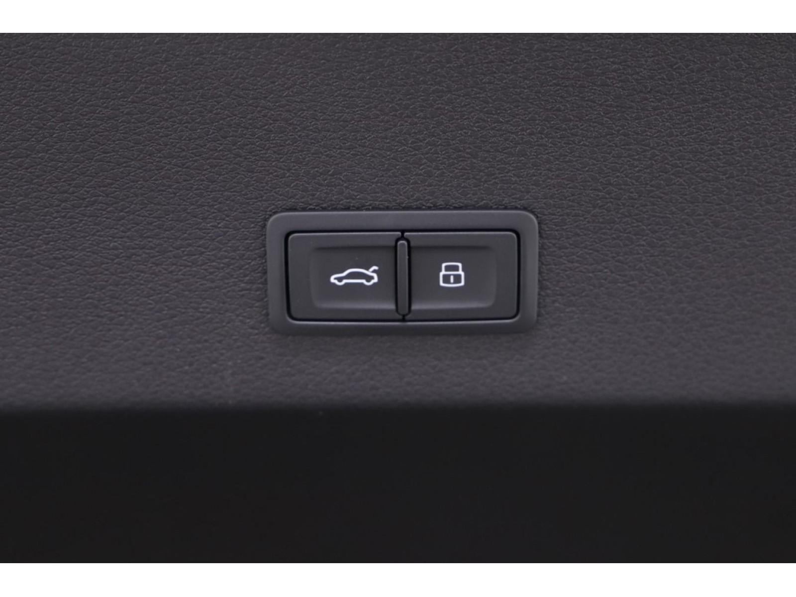 Audi - Q8 Sportback e-tron_16