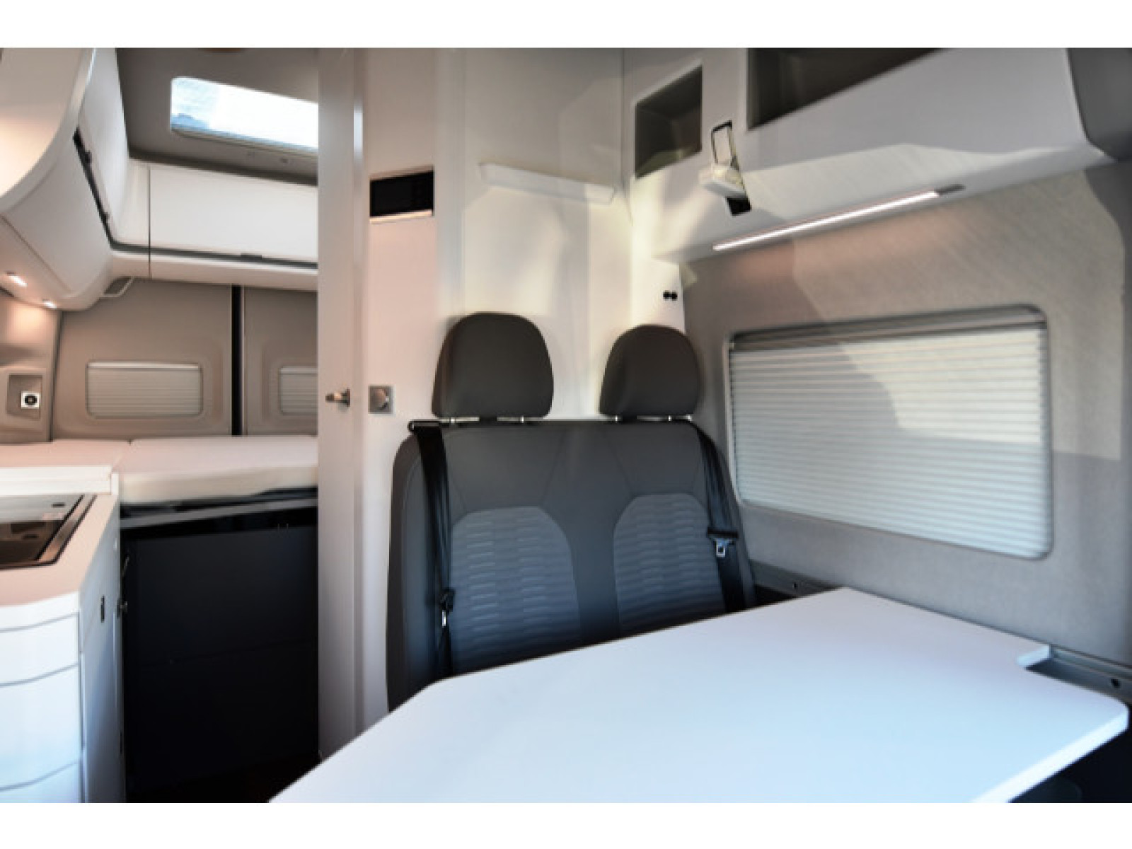 Volkswagen - California_12