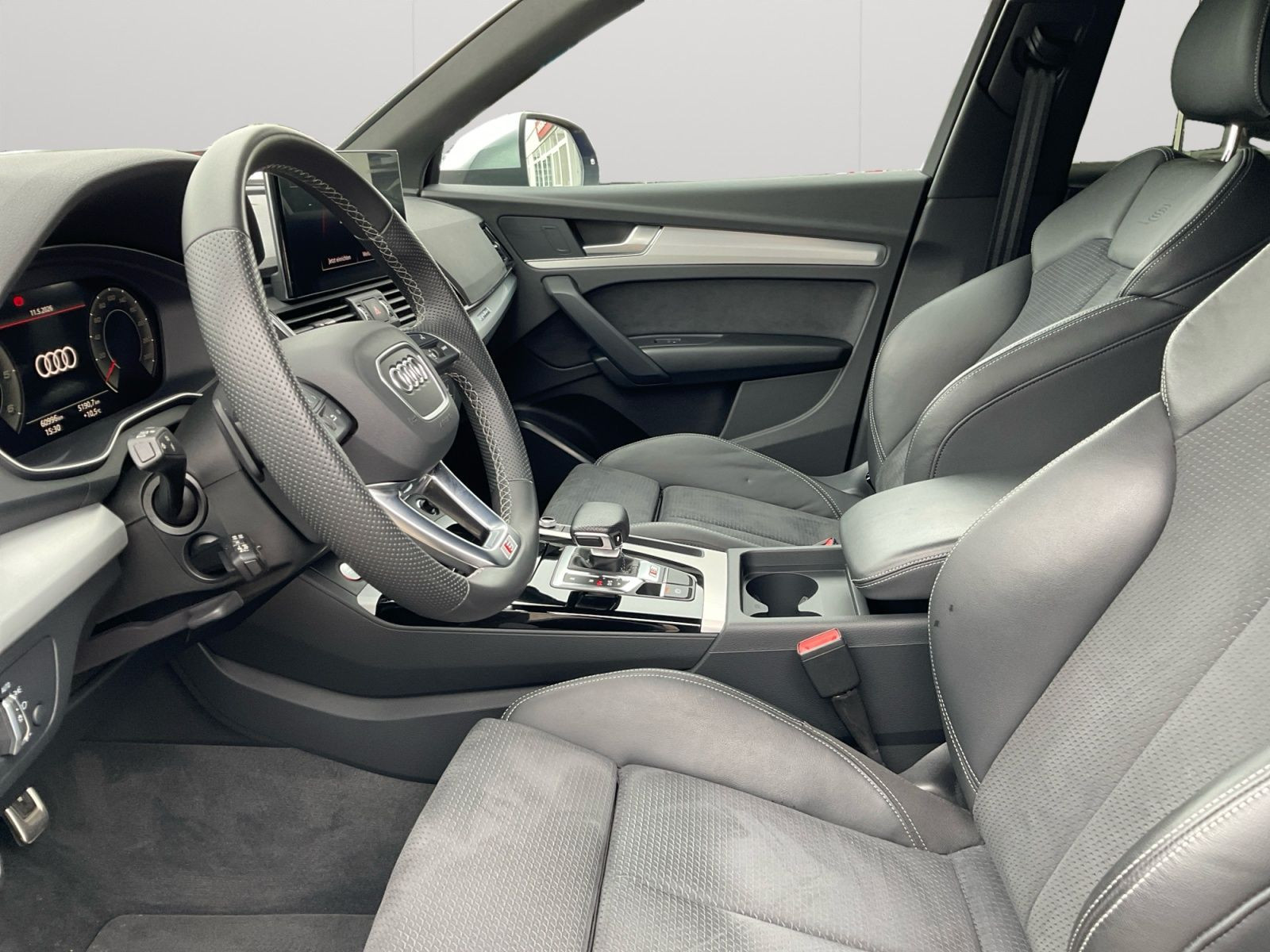 Audi - SQ5_10