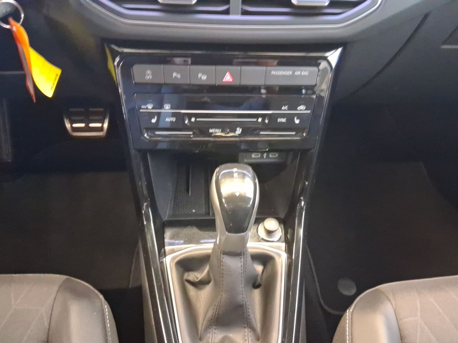 Volkswagen - T-Cross_11