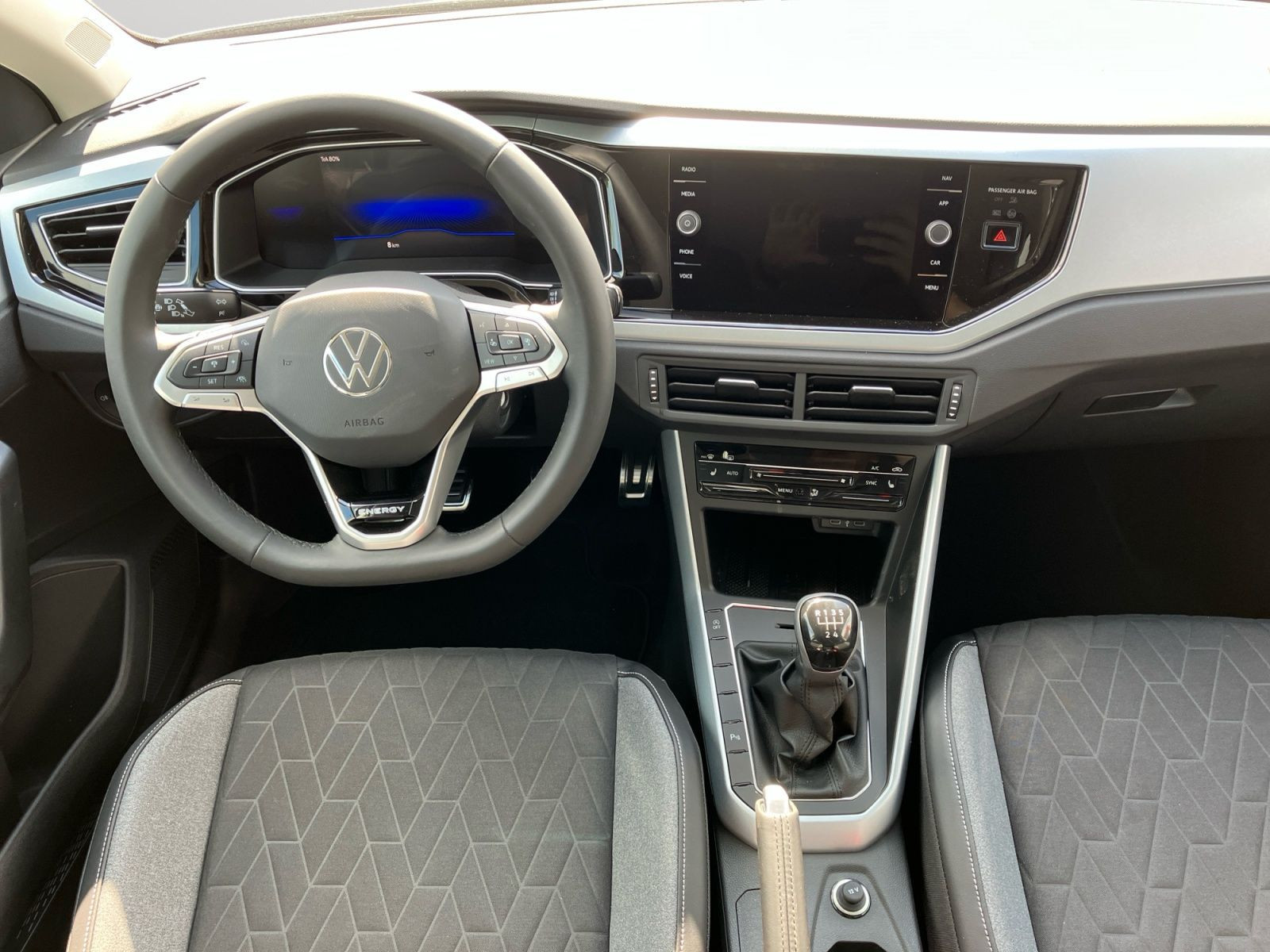 Volkswagen - Polo_11