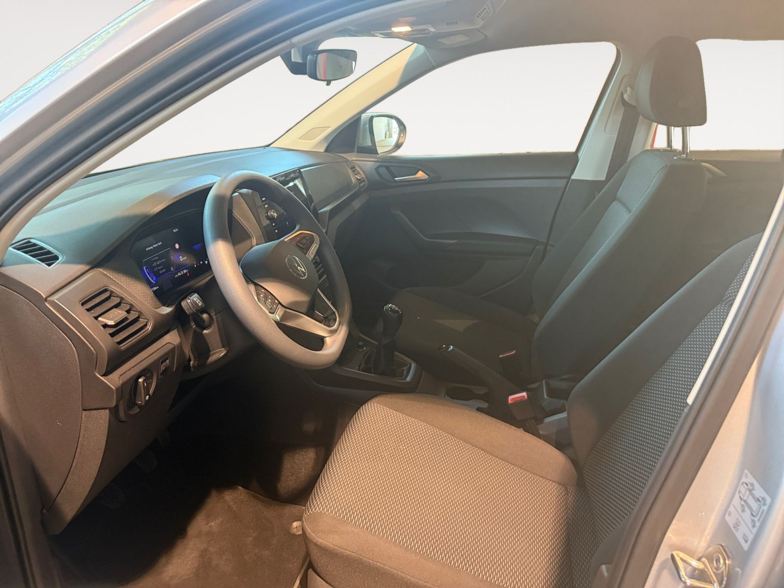 Volkswagen - T-Cross_12