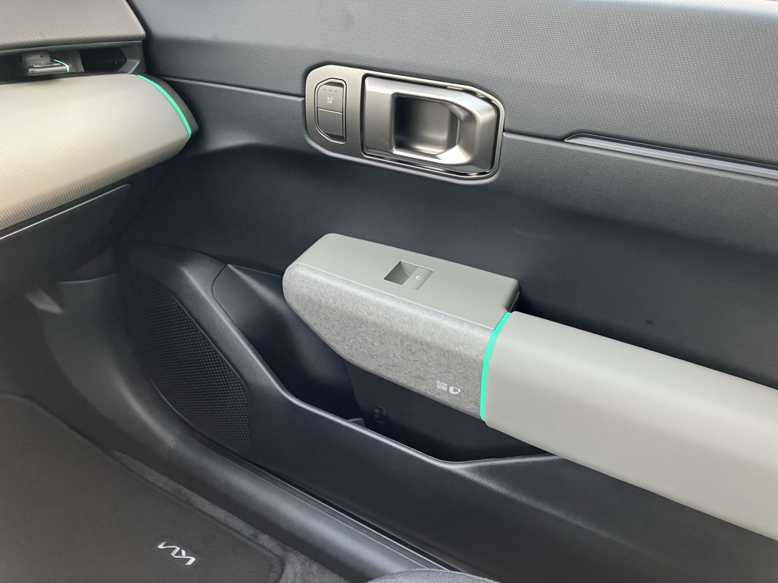 Kia - EV4_16
