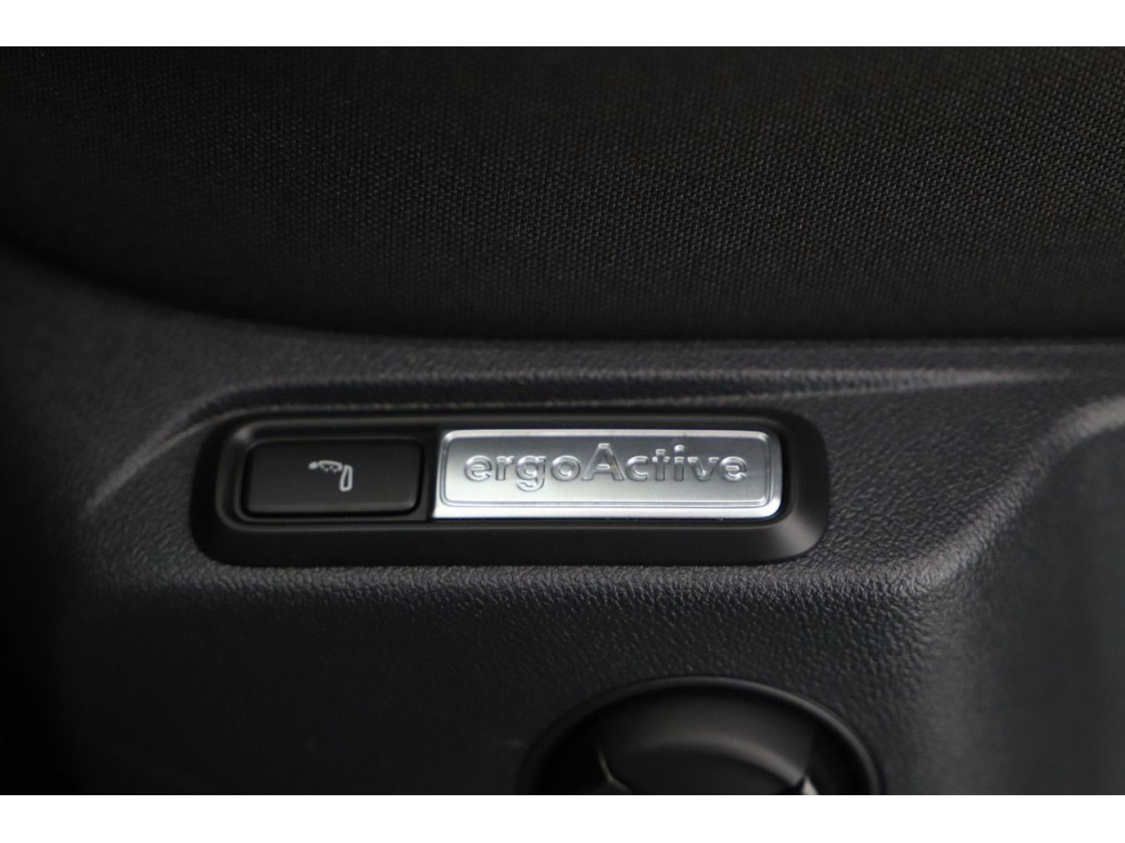 Volkswagen - T-Roc_8