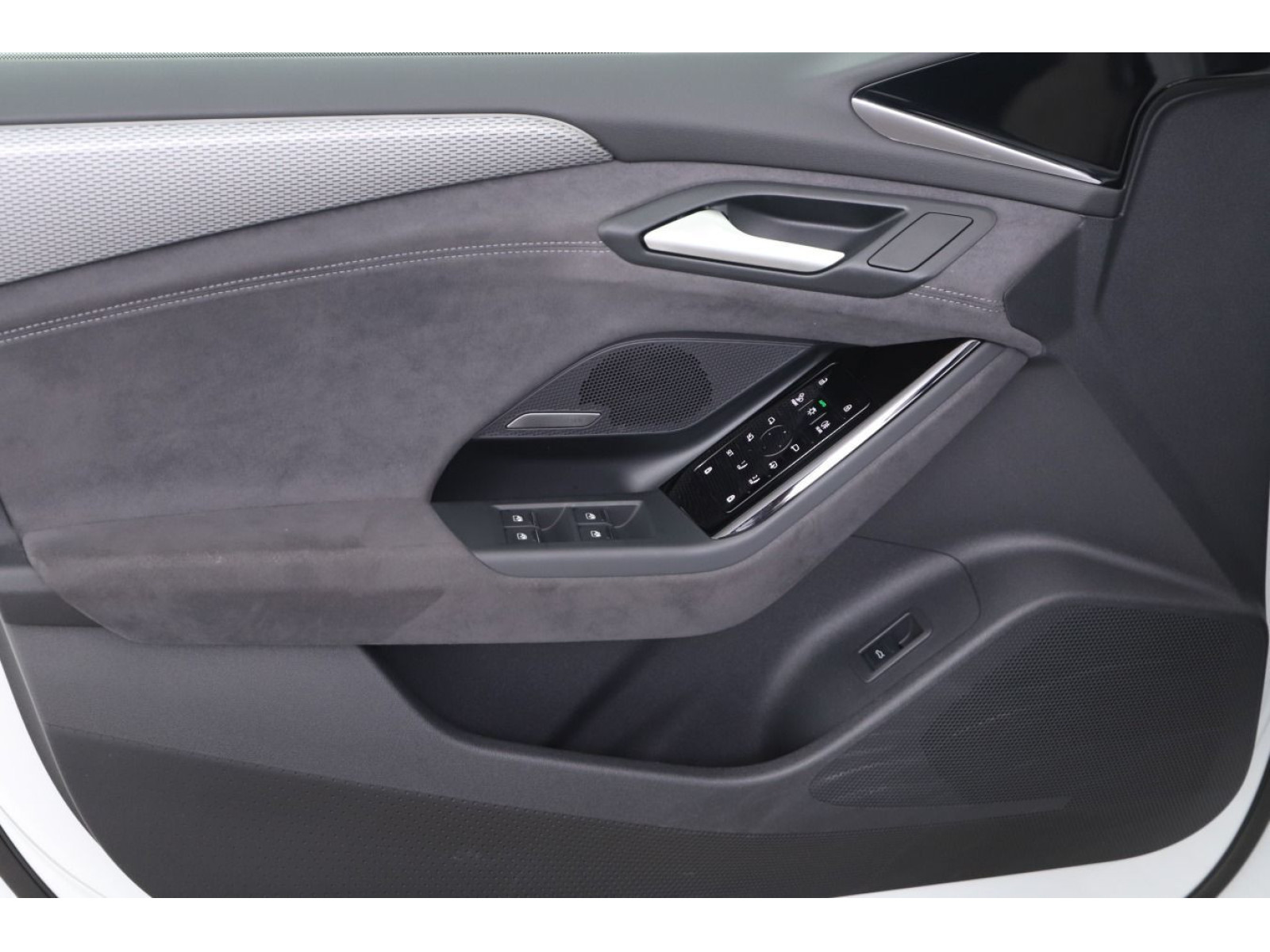 Audi - A6 Avant e-tron_15