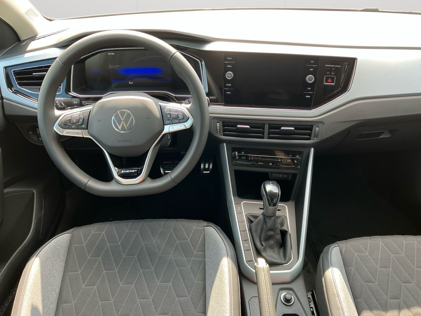 Volkswagen - Polo_11