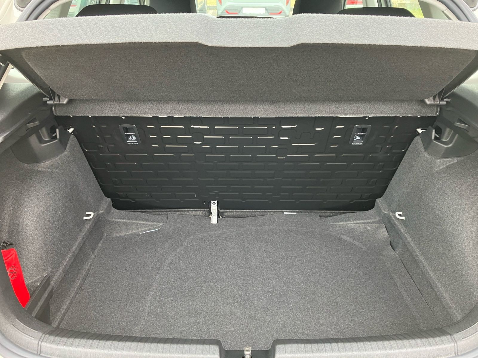 Volkswagen - Polo_16