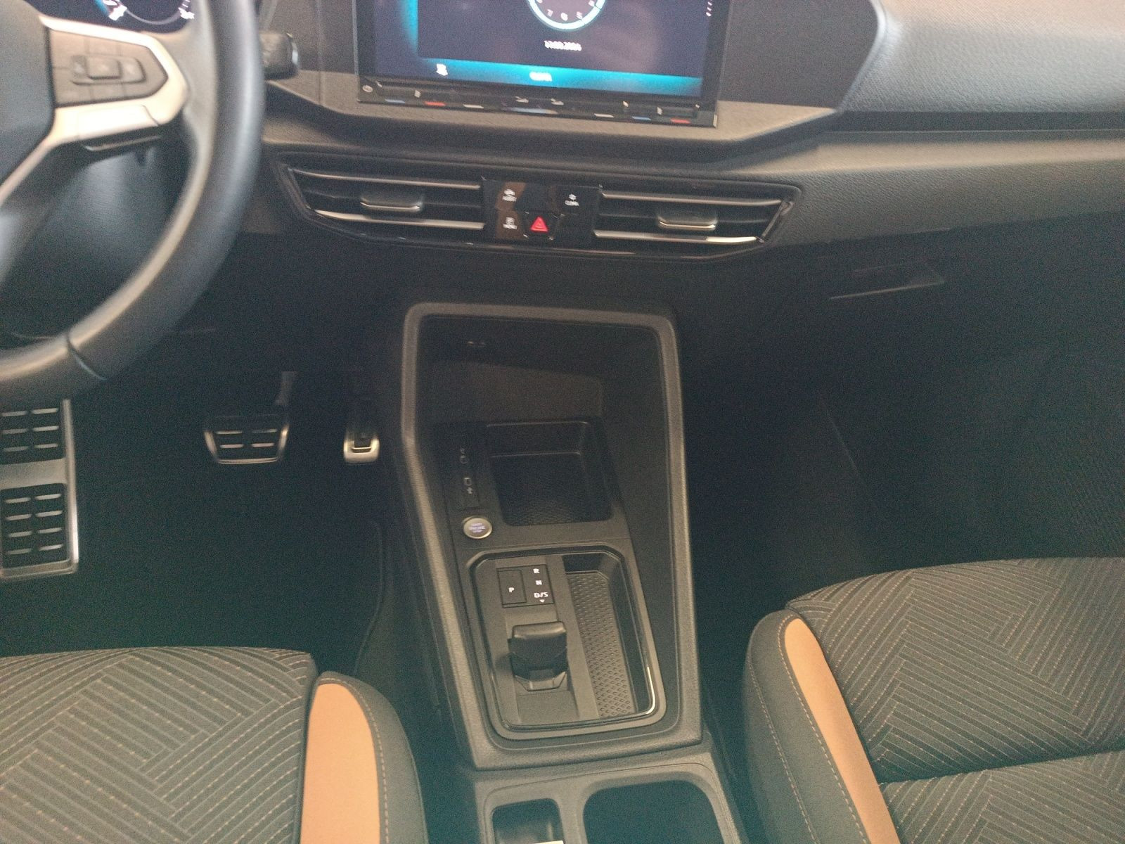 Volkswagen - Caddy_12