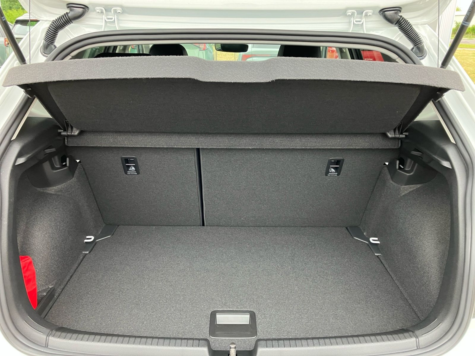 Volkswagen - Polo_17