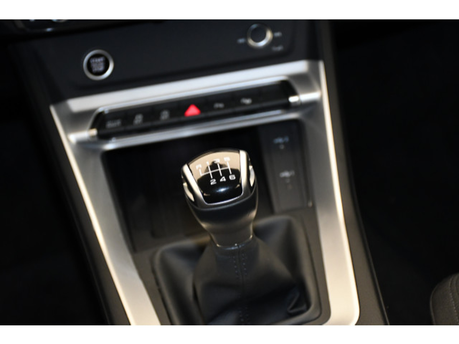 Audi - Q3_7
