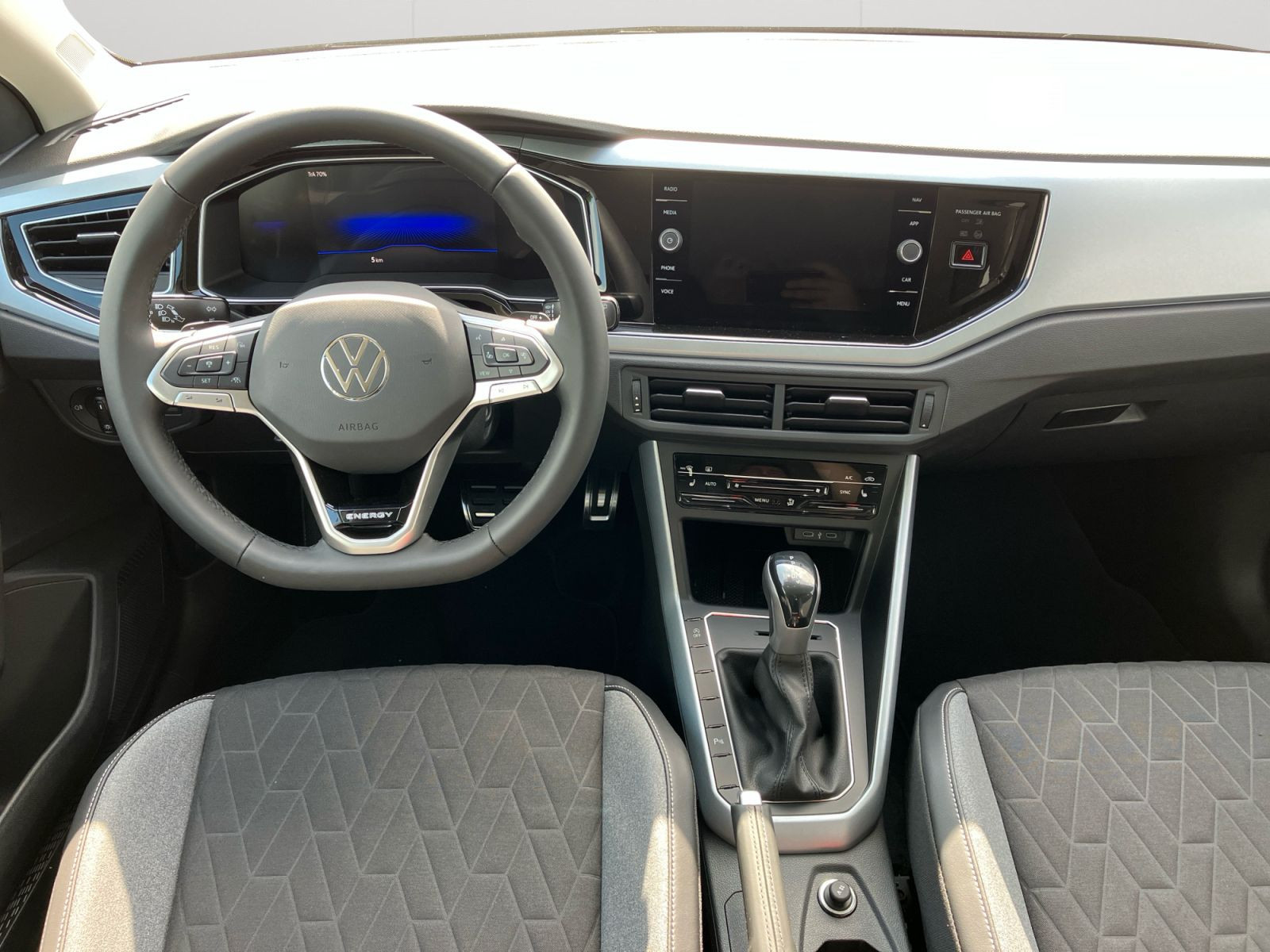 Volkswagen - Polo_11