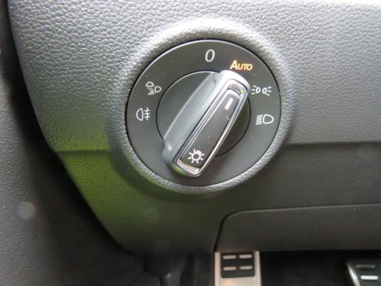 Volkswagen - T-Roc_16