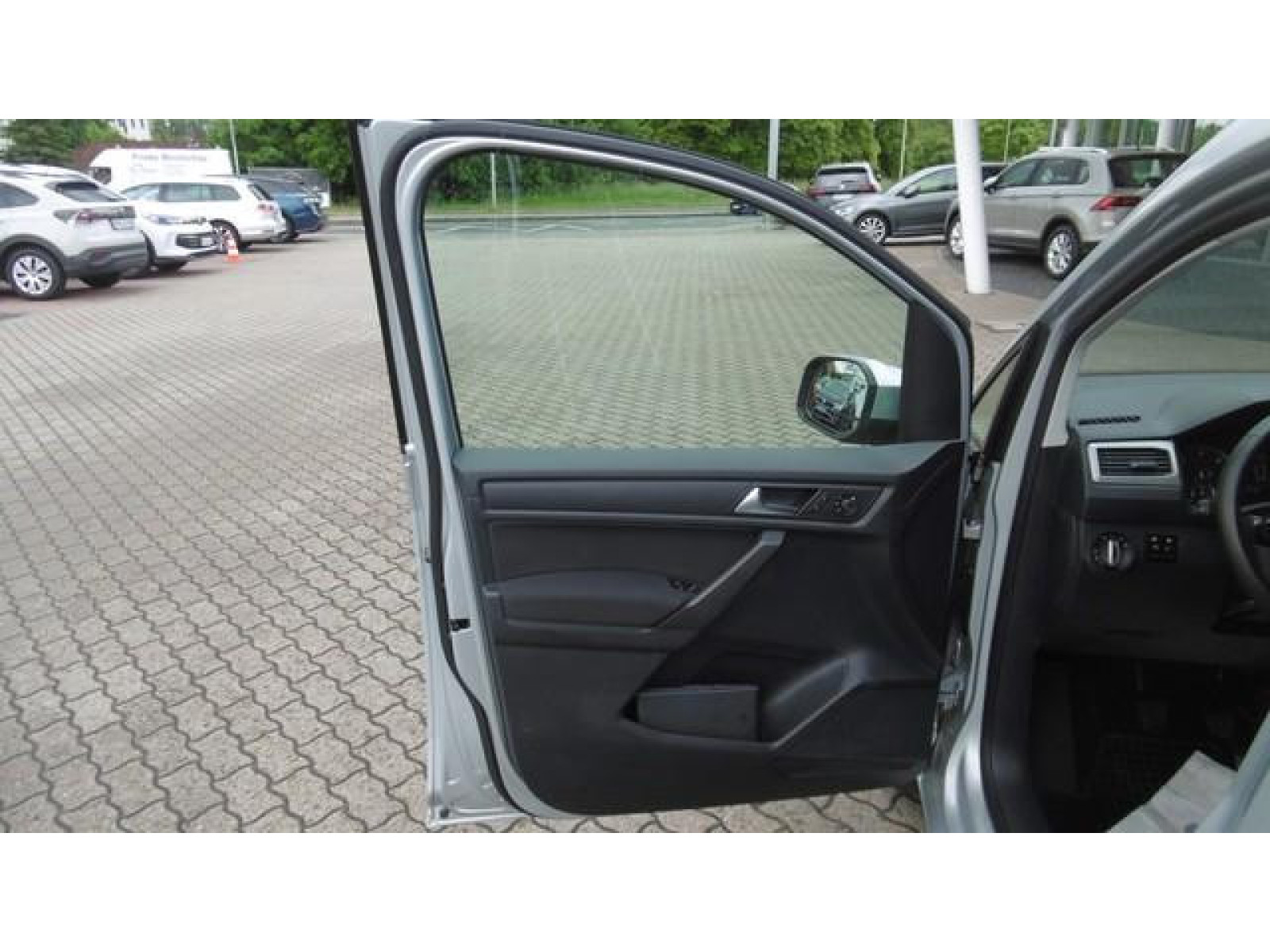 Volkswagen - Caddy Kombi_12