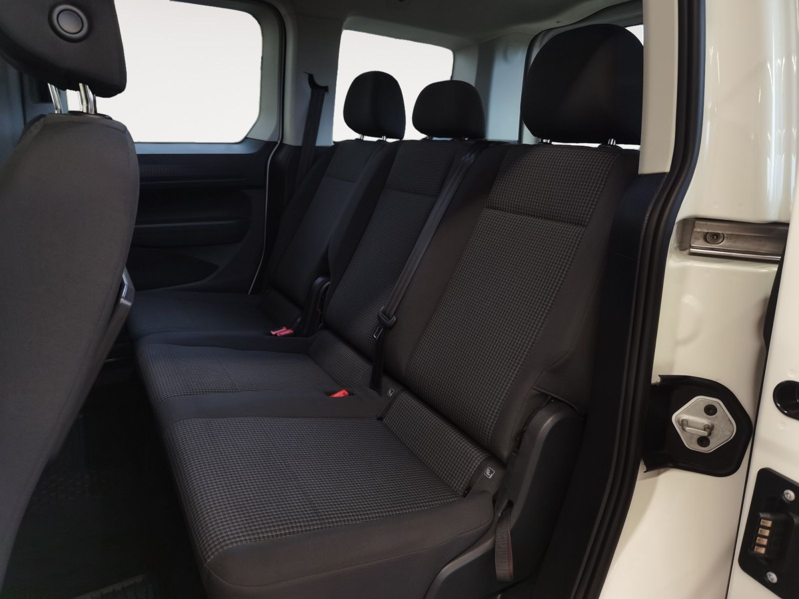 Volkswagen - Caddy_14