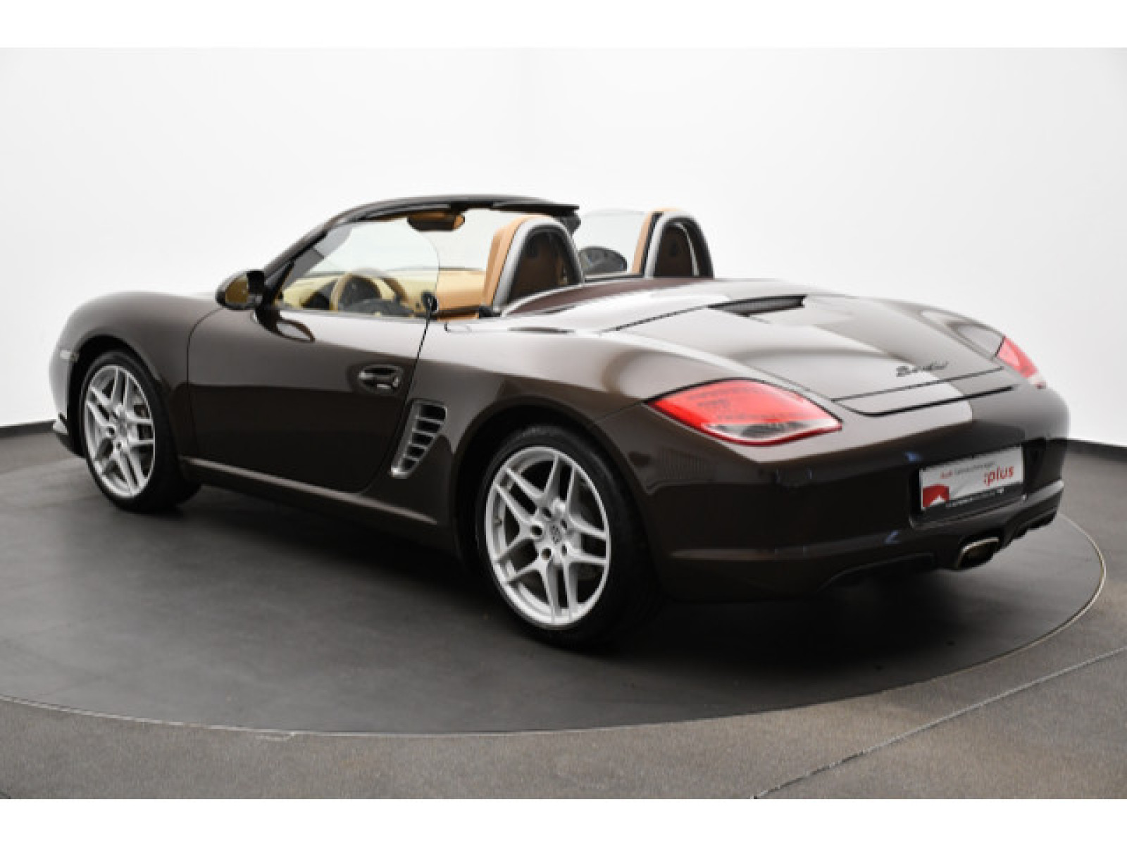 diagonalansicht-hinten-aussen