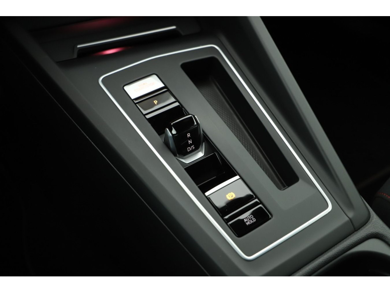 Volkswagen - Golf GTI_11