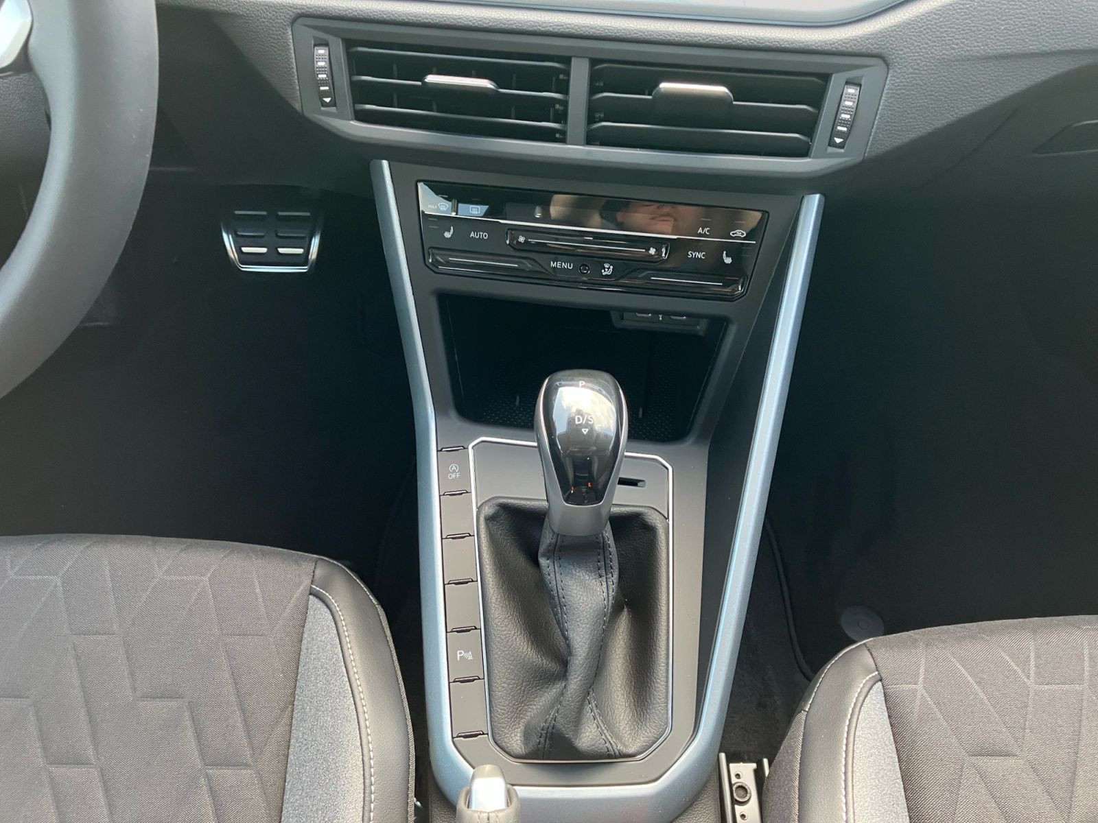 Volkswagen - Polo_12