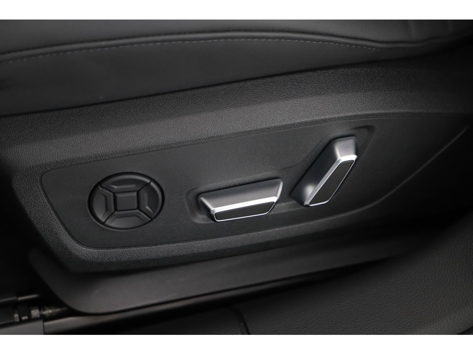 Audi - RS 6 Avant_10