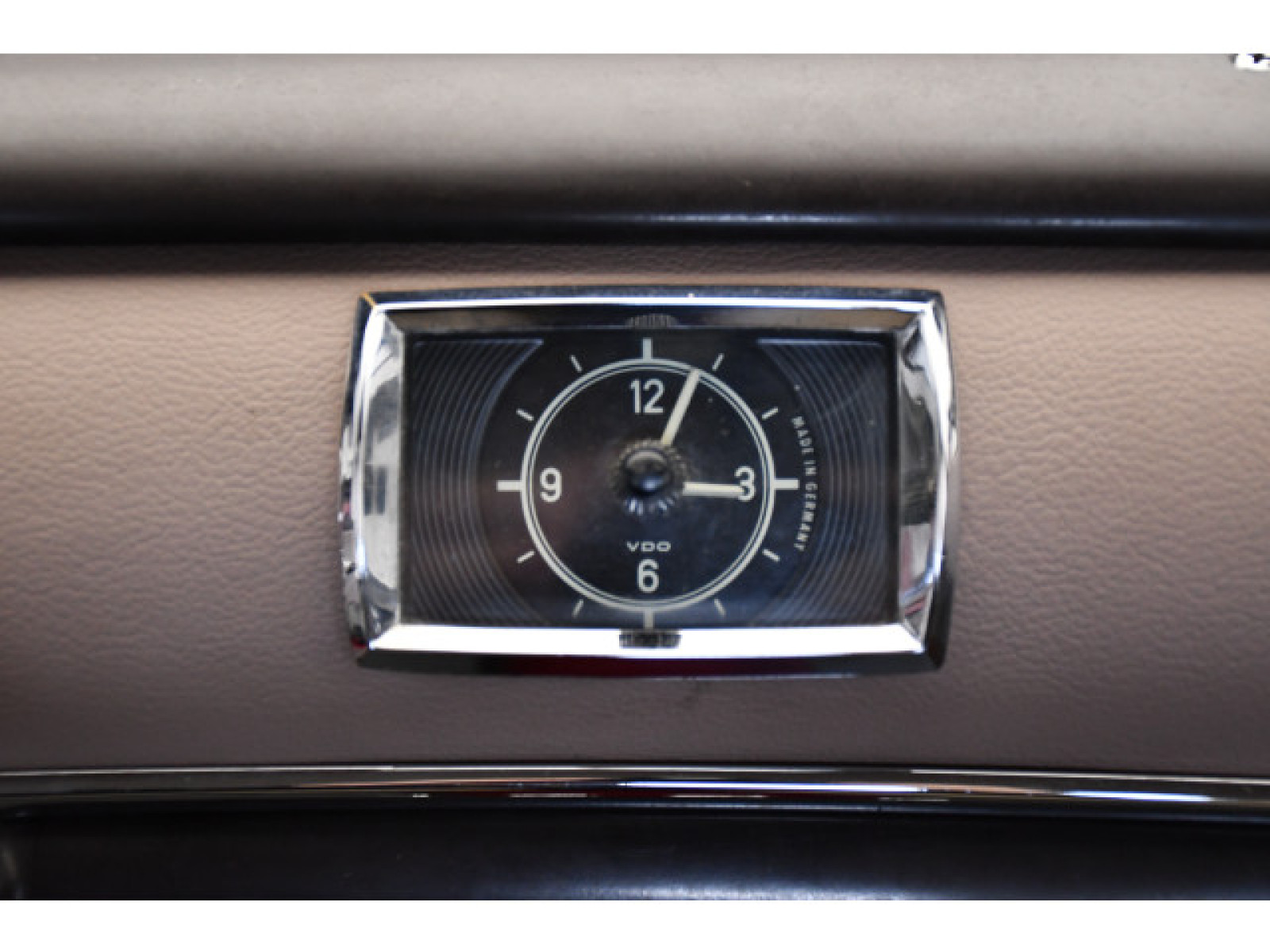 Mercedes-Benz - 190_8