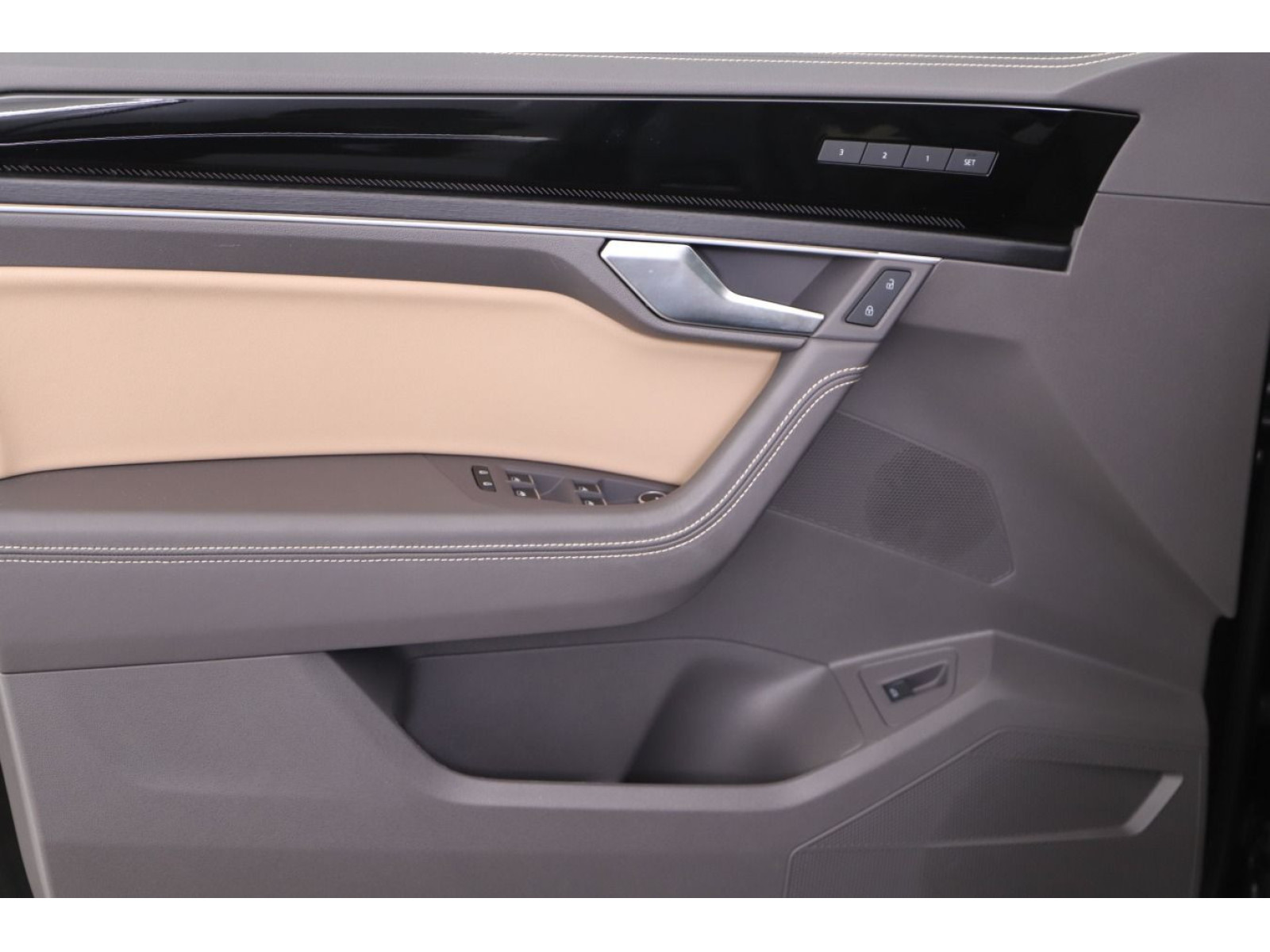 Volkswagen - Touareg_15