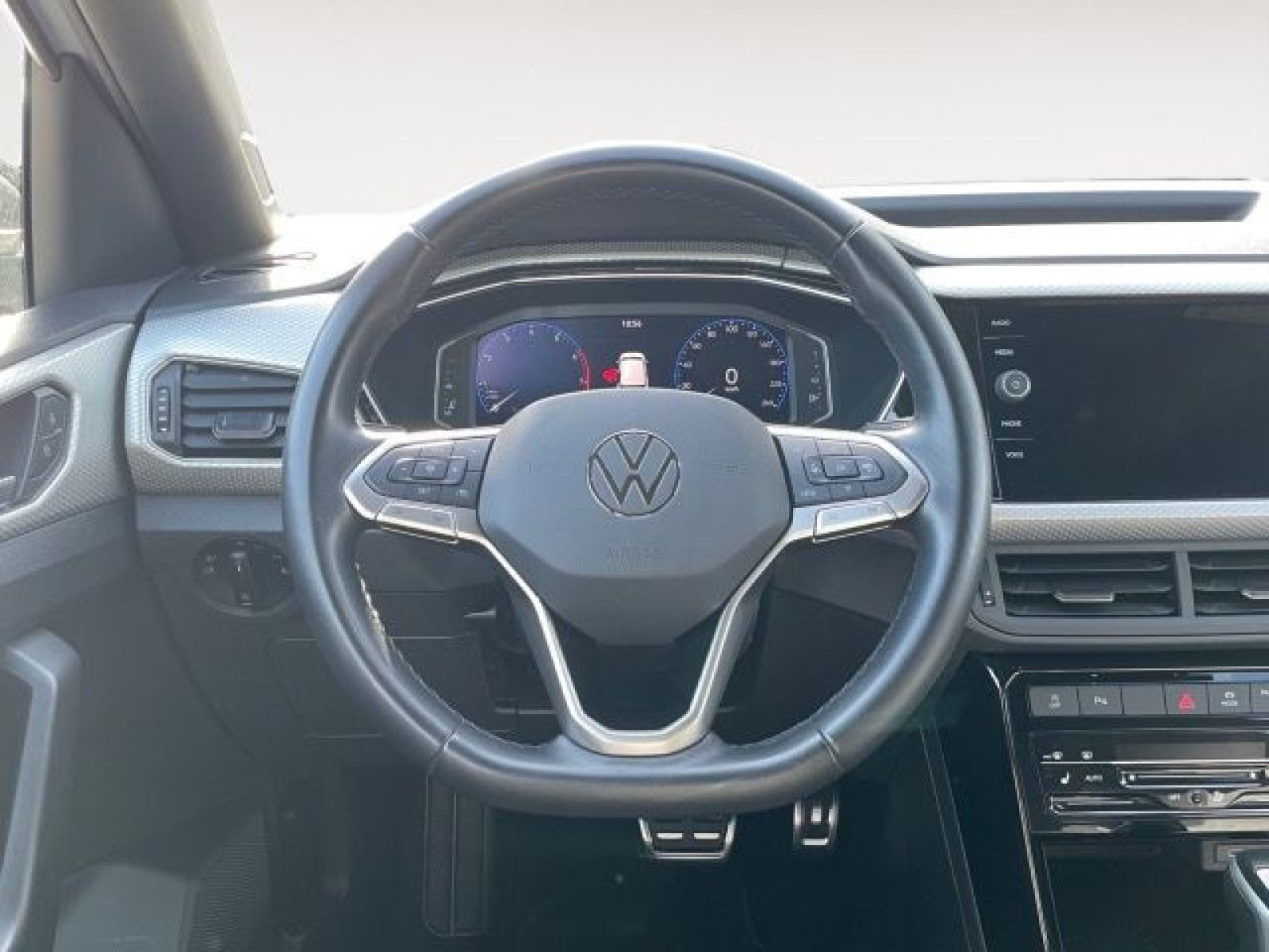 Volkswagen - T-Cross_12